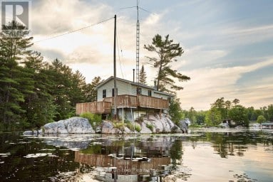 3402 ISLAND 340 Trent Lakes Ontario photo 1
