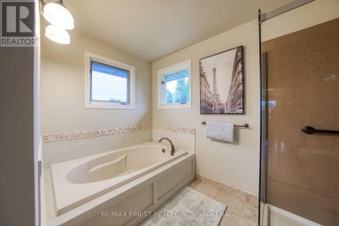 719 WOODSIDE DRIVE, Kingston (North Of Taylor-Kidd Blvd) Ontario