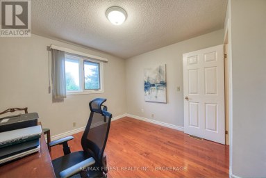 719 WOODSIDE DRIVE, Kingston (North Of Taylor-Kidd Blvd) Ontario