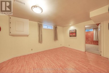 719 WOODSIDE DRIVE, Kingston (North Of Taylor-Kidd Blvd) Ontario