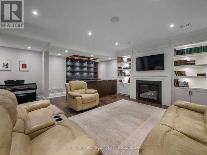 22 BROOKFIELD ROAD, Toronto (Bridle Path-Sunnybrook-York Mills), Ontario, M2P1A9