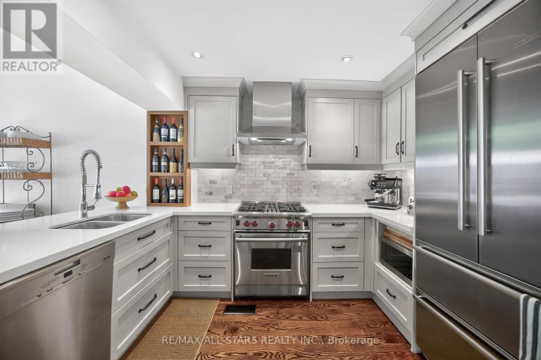 30 EDGEWOOD CRESCENT, Toronto (Rosedale-Moore Park), Ontario, M4W3A9