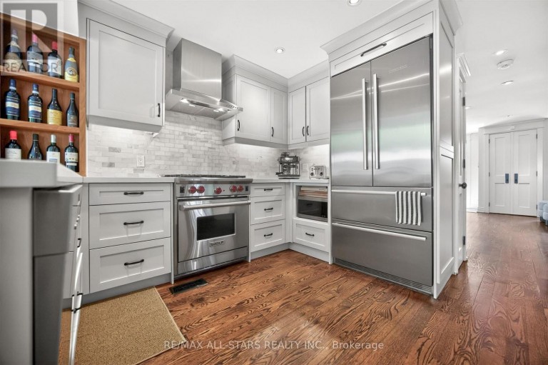 30 EDGEWOOD CRESCENT, Toronto (Rosedale-Moore Park), Ontario, M4W3A9