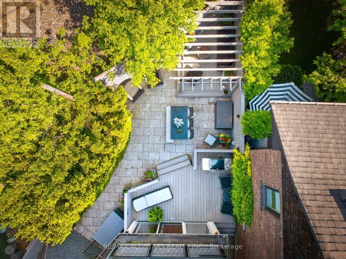 30 EDGEWOOD CRESCENT, Toronto (Rosedale-Moore Park), Ontario, M4W3A9