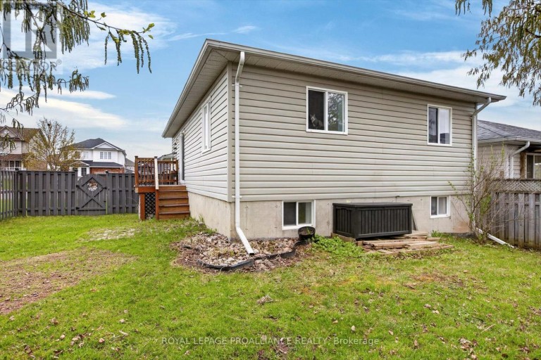 644 TRAILVIEW DRIVE, Peterborough (Ashburnham Ward 4), Ontario, K9J8P3