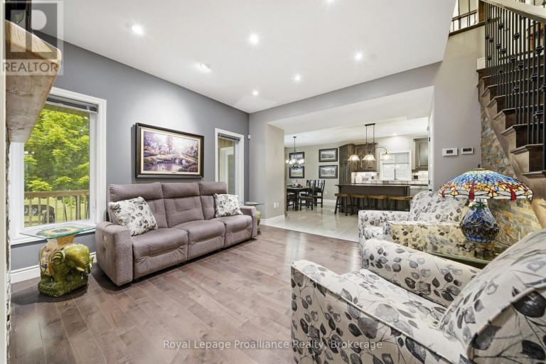 32 WALNUT CRESCENT, Belleville (Thurlow Ward), Ontario, K8N0E4