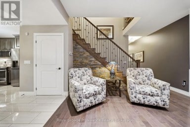 32 WALNUT CRESCENT Belleville (Thurlow Ward) Ontario photo 12