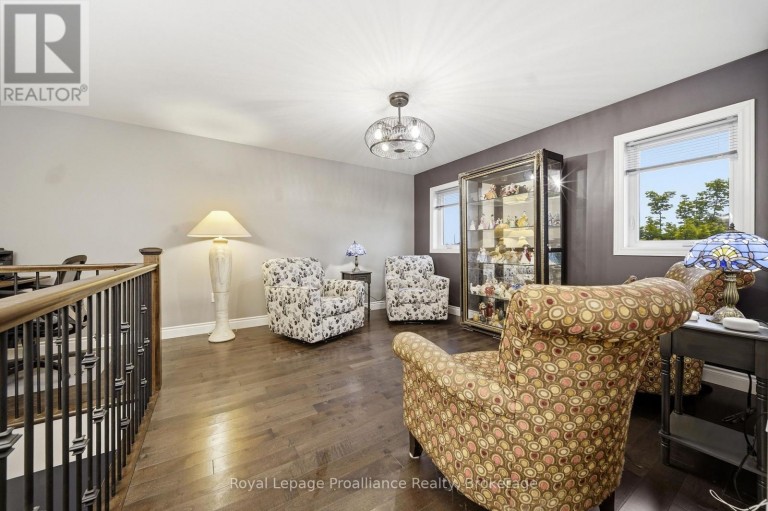 32 WALNUT CRESCENT, Belleville (Thurlow Ward), Ontario, K8N0E4