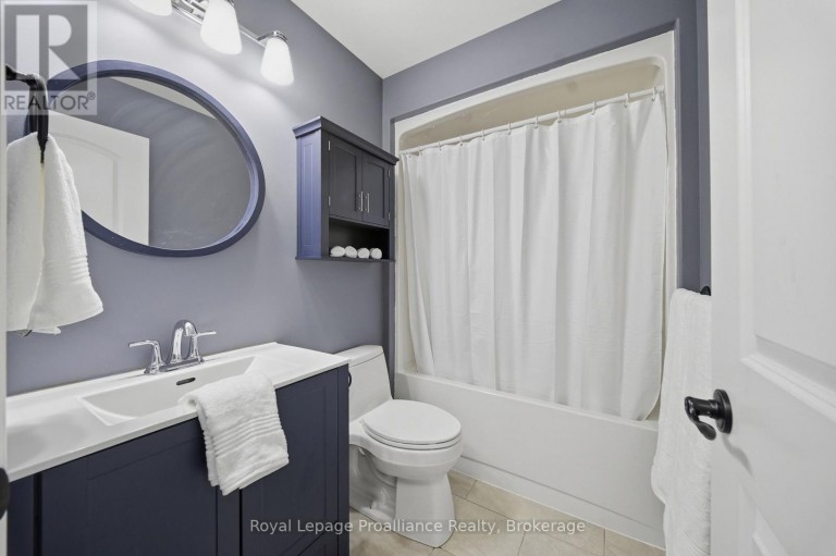 32 WALNUT CRESCENT, Belleville (Thurlow Ward), Ontario, K8N0E4
