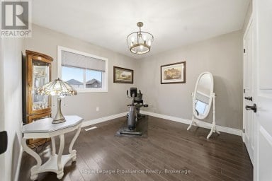 32 WALNUT CRESCENT Belleville (Thurlow Ward) Ontario photo 23