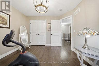 32 WALNUT CRESCENT Belleville (Thurlow Ward) Ontario photo 24