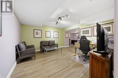 32 WALNUT CRESCENT Belleville (Thurlow Ward) Ontario photo 34