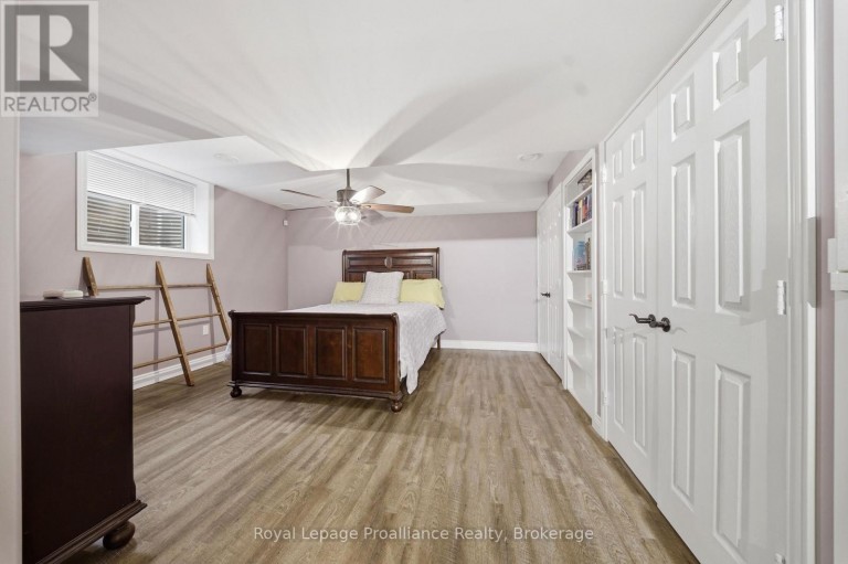 32 WALNUT CRESCENT, Belleville (Thurlow Ward), Ontario, K8N0E4