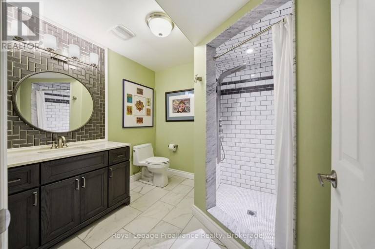 32 WALNUT CRESCENT, Belleville (Thurlow Ward), Ontario, K8N0E4