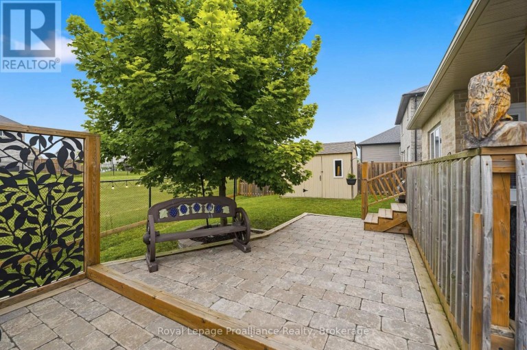 32 WALNUT CRESCENT, Belleville (Thurlow Ward), Ontario, K8N0E4