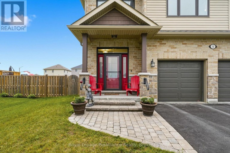 32 WALNUT CRESCENT, Belleville (Thurlow Ward), Ontario, K8N0E4