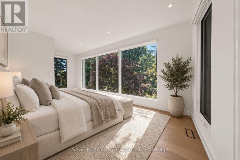2 ADDISON CRESCENT, Toronto (Banbury-Don Mills), Ontario, M3B1K8