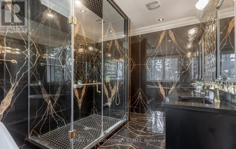 606 STEPHENS CRESCENT, Oakville (WO West), Ontario, L6K1Y3