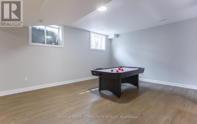 606 STEPHENS CRESCENT, Oakville (WO West), Ontario, L6K1Y3