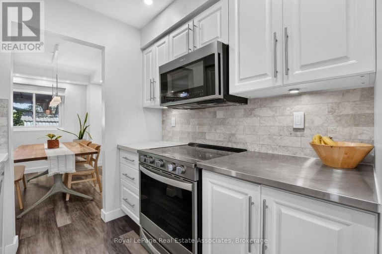 8 - 59 MAPLE AVENUE, Halton Hills (Georgetown), Ontario, L7G1X8