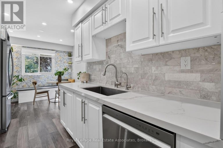 8 - 59 MAPLE AVENUE, Halton Hills (Georgetown), Ontario, L7G1X8