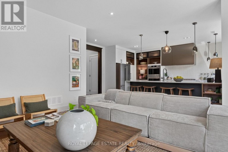5 NORTH DRIVE, Toronto (Birchcliffe-Cliffside), Ontario, M1N1Y9