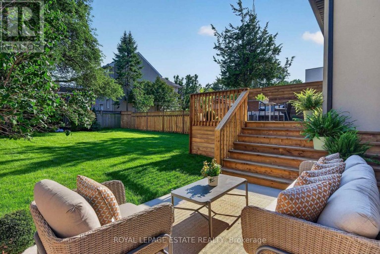 5 NORTH DRIVE, Toronto (Birchcliffe-Cliffside), Ontario, M1N1Y9