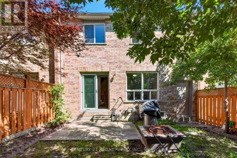 352 FLAGSTONE WAY, Newmarket (Woodland Hill), Ontario, L3X2R3