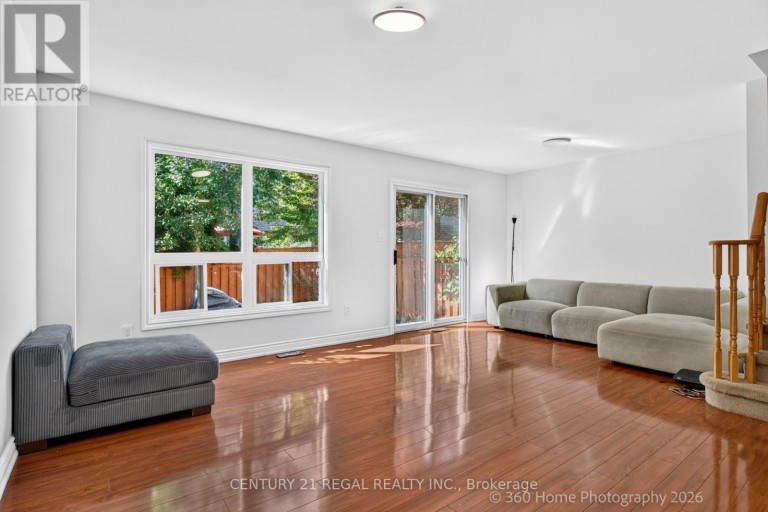 352 FLAGSTONE WAY, Newmarket (Woodland Hill), Ontario, L3X2R3