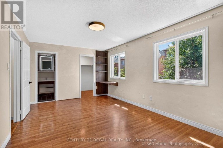 352 FLAGSTONE WAY, Newmarket (Woodland Hill), Ontario, L3X2R3