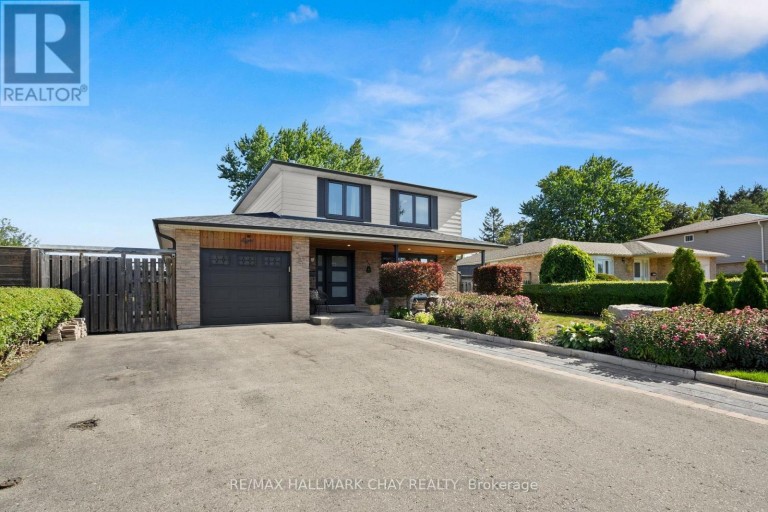 8 GRASSINGTON CRESCENT, Brampton (Northgate), Ontario, L6S1Z6