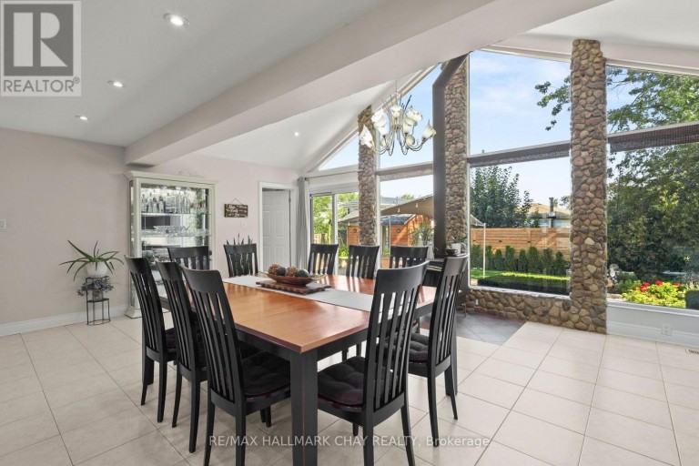 8 GRASSINGTON CRESCENT, Brampton (Northgate), Ontario, L6S1Z6