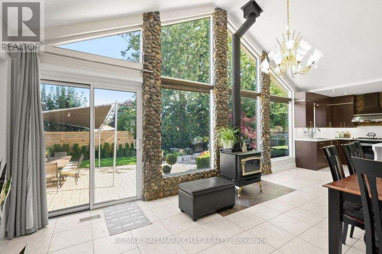 8 GRASSINGTON CRESCENT, Brampton (Northgate), Ontario, L6S1Z6