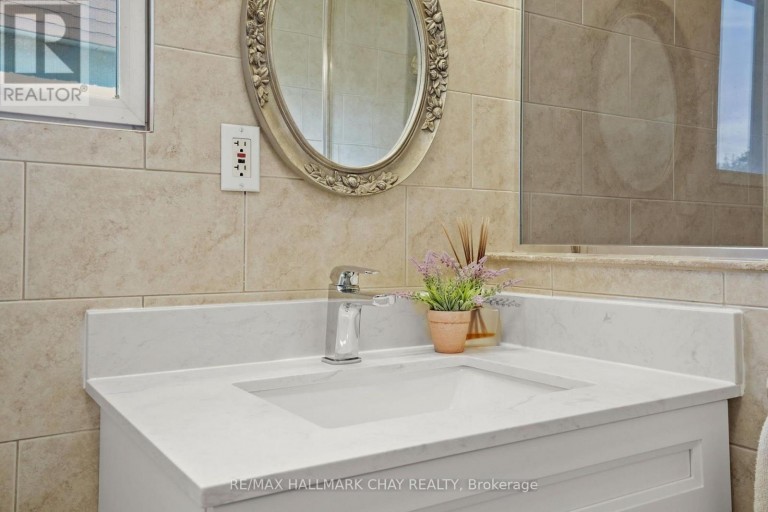 8 GRASSINGTON CRESCENT, Brampton (Northgate), Ontario, L6S1Z6
