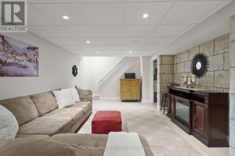 8 GRASSINGTON CRESCENT, Brampton (Northgate), Ontario, L6S1Z6