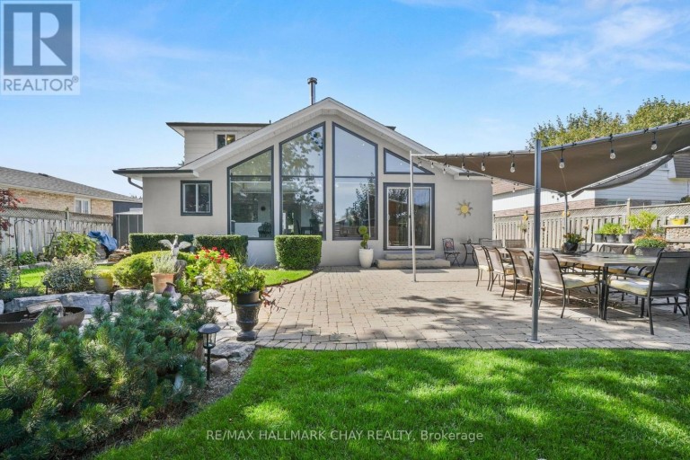 8 GRASSINGTON CRESCENT, Brampton (Northgate), Ontario, L6S1Z6