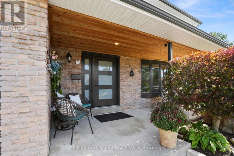 8 GRASSINGTON CRESCENT, Brampton (Northgate), Ontario, L6S1Z6