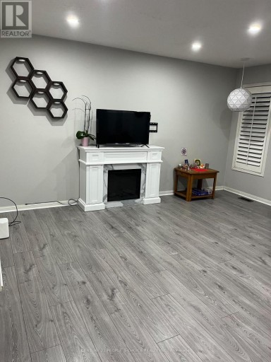 117 DECKER HOLLOW CIRCLE, Brampton (Credit Valley), Ontario, L6X0L4