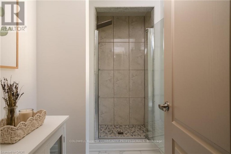 50 NORWAY AVENUE, Hamilton (Blakeley), Ontario, L8M2V7