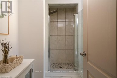 50 NORWAY AVENUE Hamilton (Blakeley) Ontario photo 25