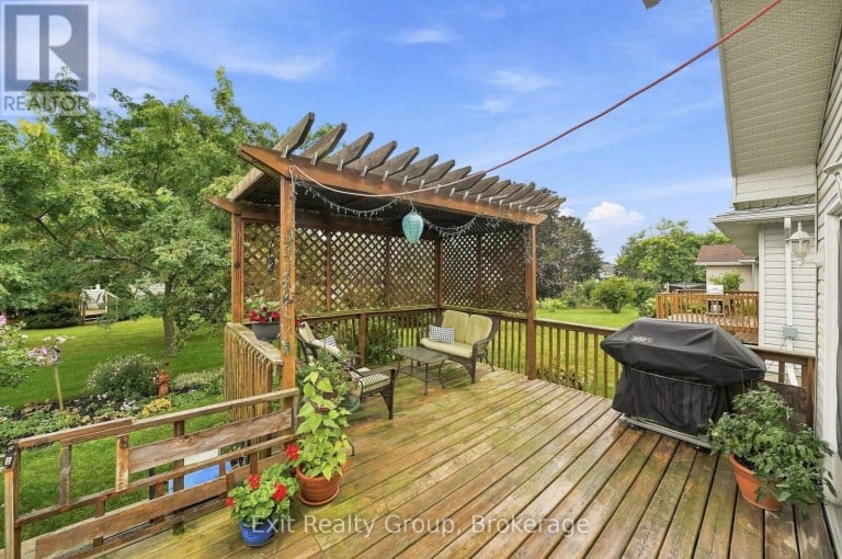 26 ALETHA DRIVE, Prince Edward County (Wellington Ward), Ontario, K0K3L0