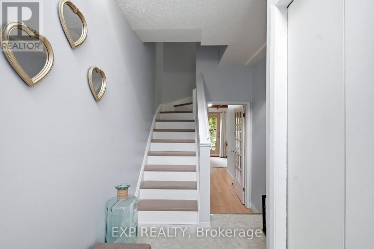 64 PARKLANE CIRCLE, Clarington (Bowmanville), Ontario, L1C3V9
