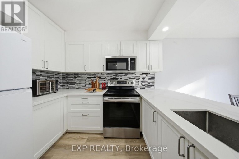 64 PARKLANE CIRCLE, Clarington (Bowmanville), Ontario, L1C3V9