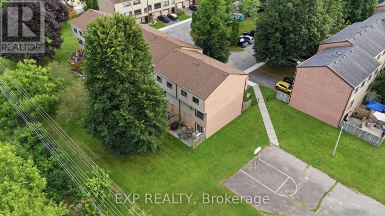 64 PARKLANE CIRCLE, Clarington (Bowmanville), Ontario, L1C3V9