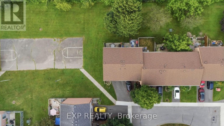 64 PARKLANE CIRCLE, Clarington (Bowmanville), Ontario, L1C3V9