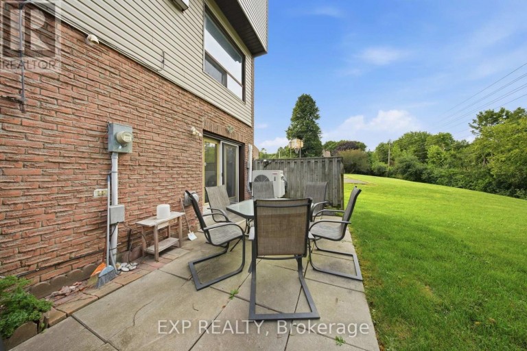 64 PARKLANE CIRCLE, Clarington (Bowmanville), Ontario, L1C3V9