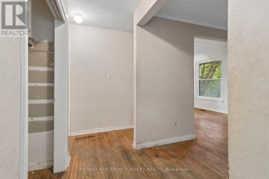 105 BOLTON AVENUE Newmarket (Huron Heights-Leslie Valley) Ontario photo 11