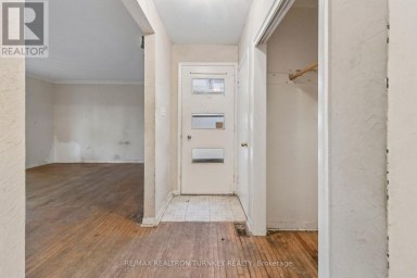 105 BOLTON AVENUE Newmarket (Huron Heights-Leslie Valley) Ontario photo 16