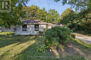 105 BOLTON AVENUE Newmarket (Huron Heights-Leslie Valley) Ontario photo 3