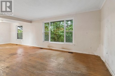 105 BOLTON AVENUE Newmarket (Huron Heights-Leslie Valley) Ontario photo 7